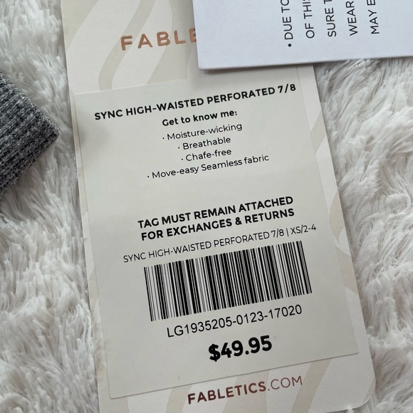 SOLD 🆕 Fabletics gym leggings - Picture 12 of 15